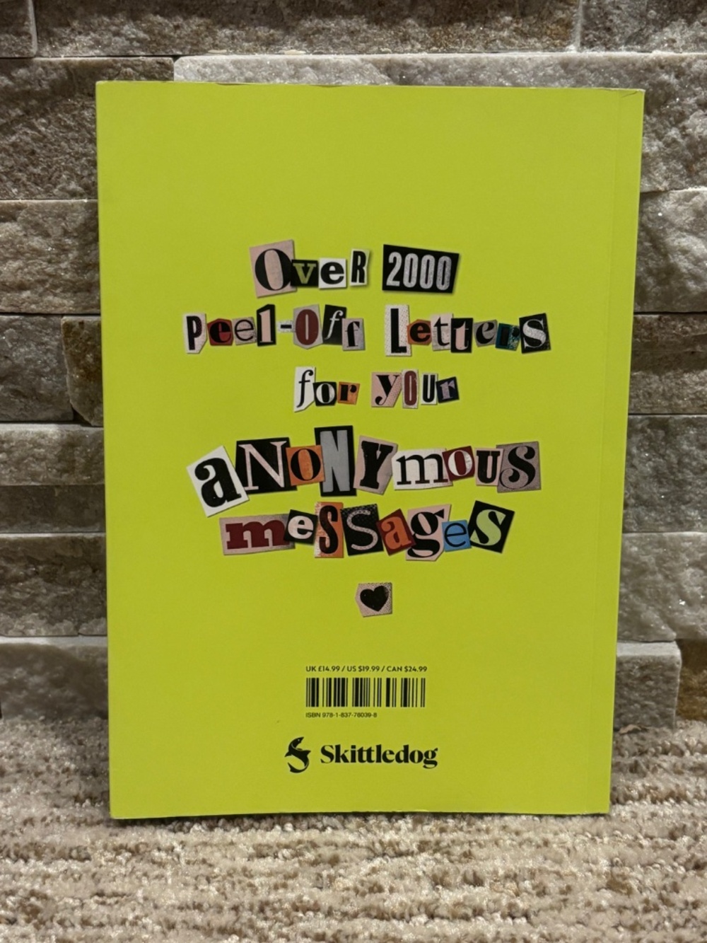 The Ransom Note Sticker Book (Over 2000 Alphabet Stickers) - Picture 4 of 8